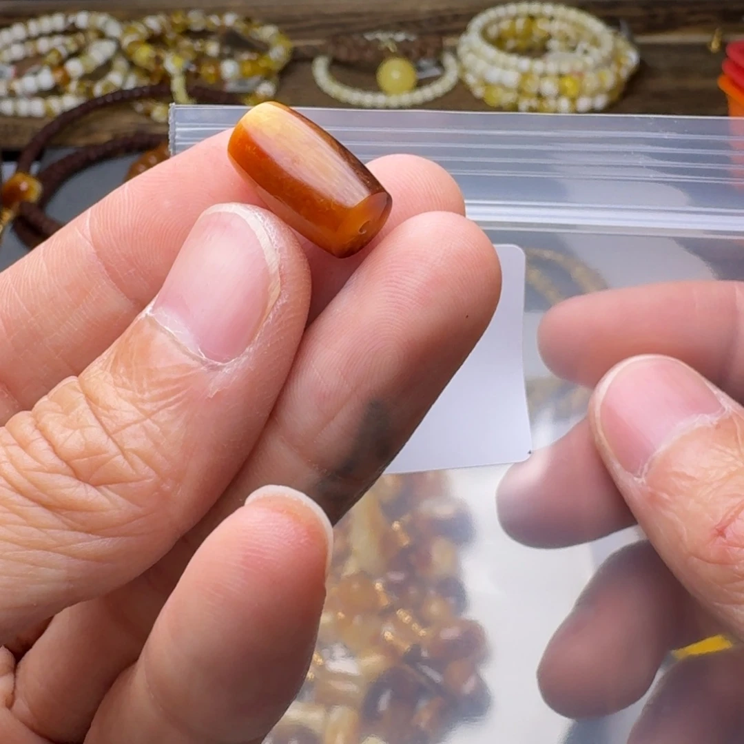 琥珀未镶嵌裸石琥珀