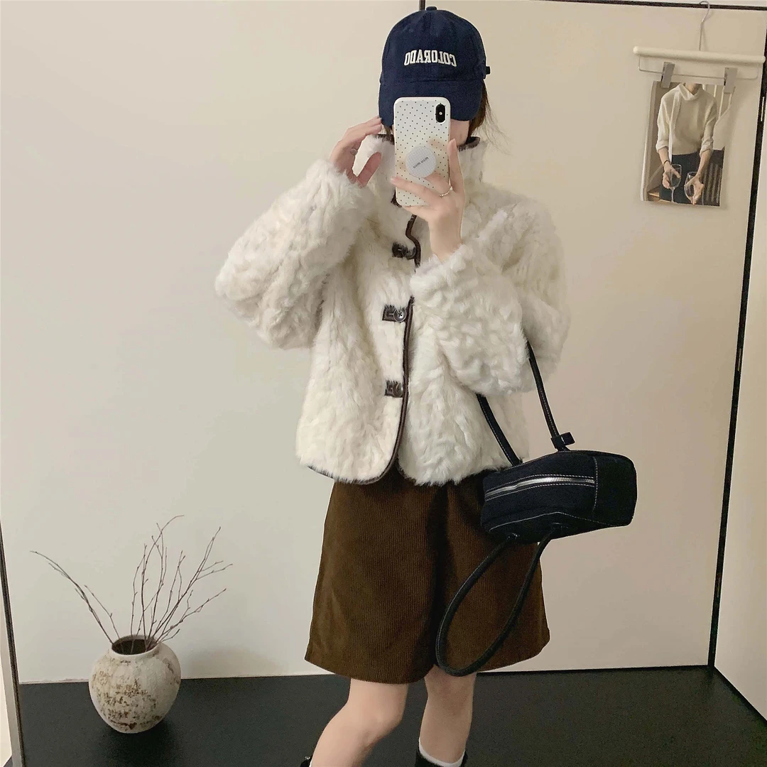 2025秋冬新款短款设计翻领气质女装小香风百搭上衣羊羔毛短外套女