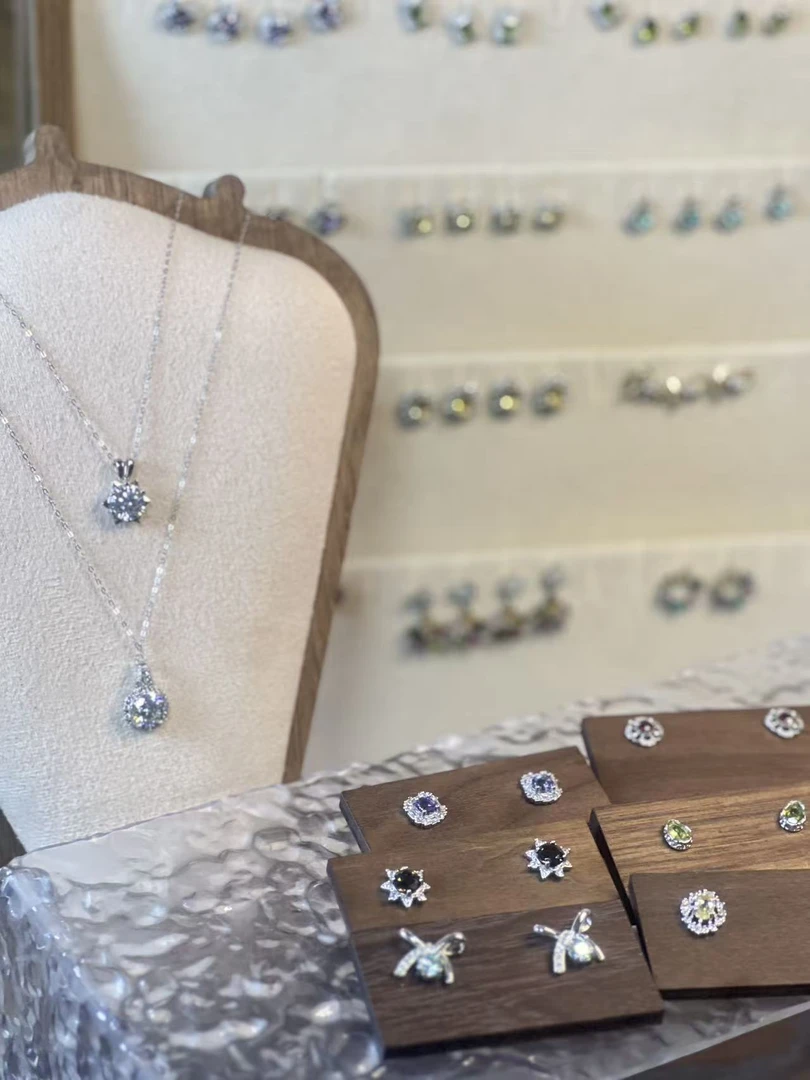 铜镀银天然水晶耳钉S925银针时尚百搭女款耳钉轻奢