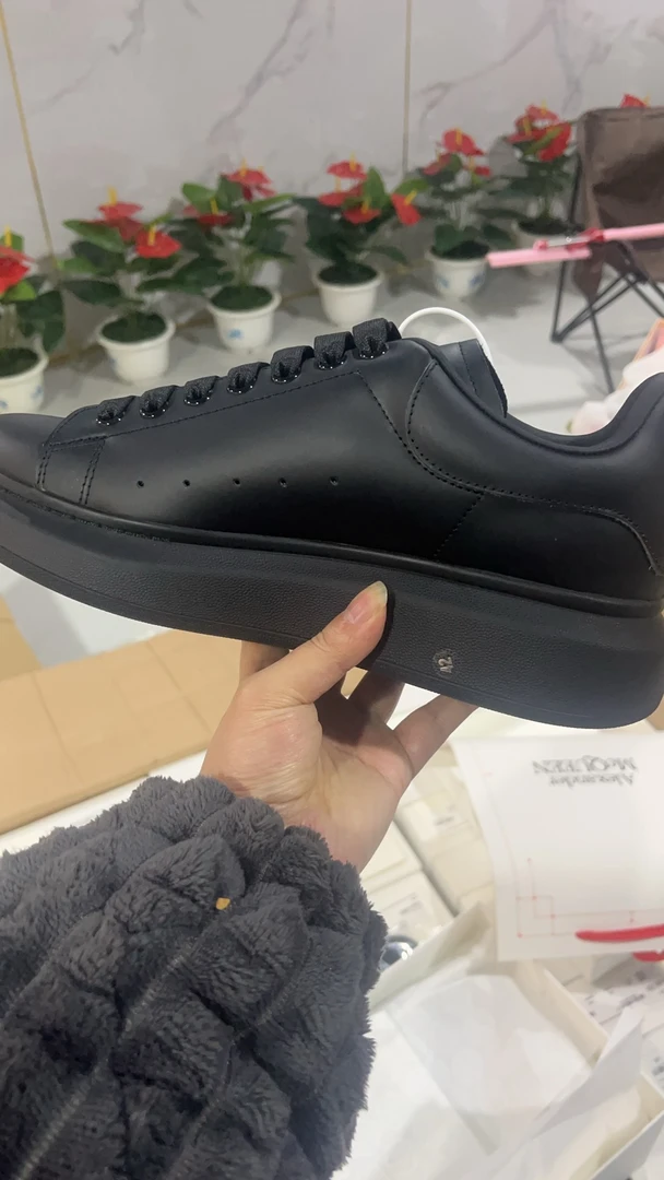 新款运动男鞋时尚休闲板鞋