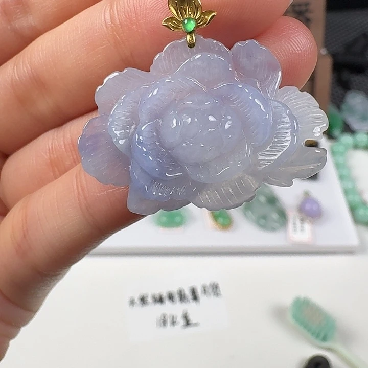 翡翠18K金镶嵌颈饰
