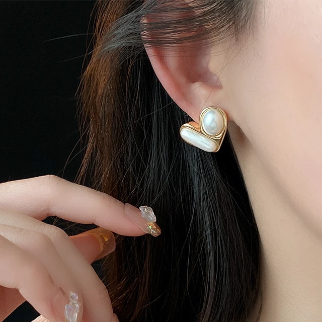 合金仿珍珠耳饰 ins轻奢高级感简约气质耳环心有所定 法式复古