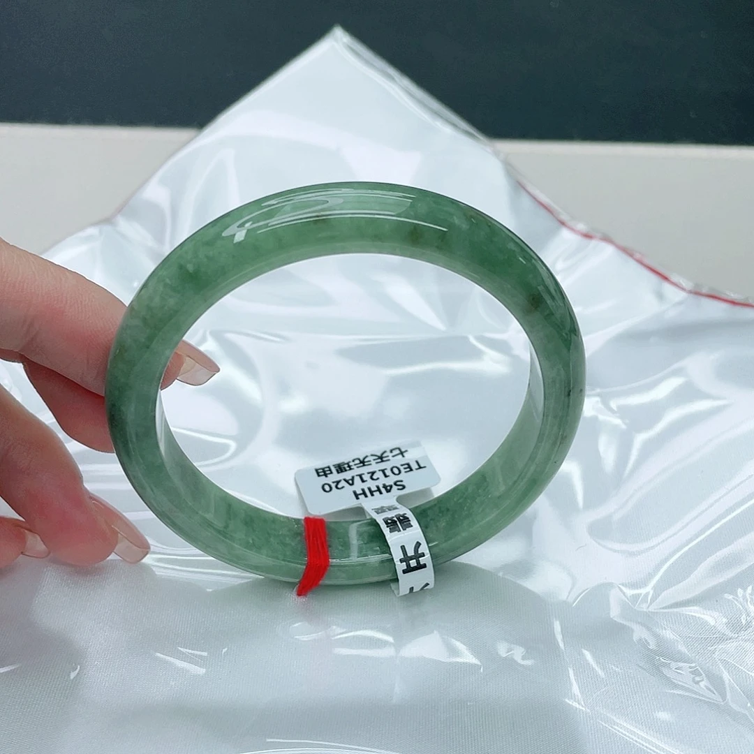 翡翠手镯未镶嵌正58