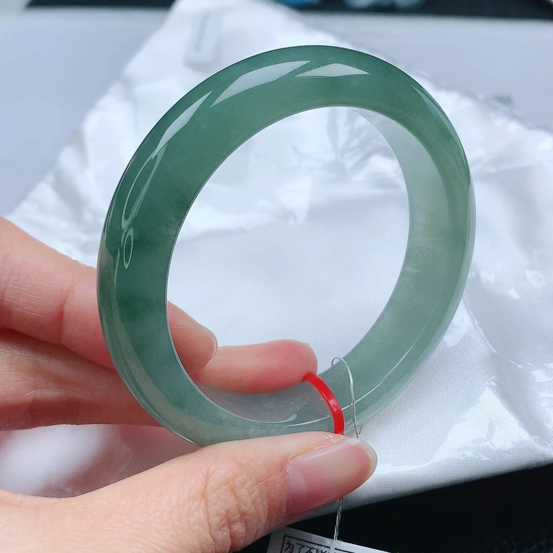 翡翠手镯未镶嵌53圈