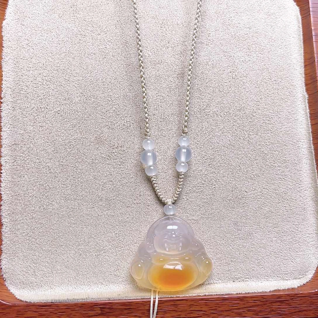 玛瑙/玉髓颈饰未镶嵌茶*。