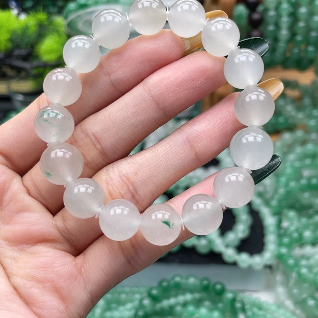 石英质玉（非洲翠）未镶嵌项链