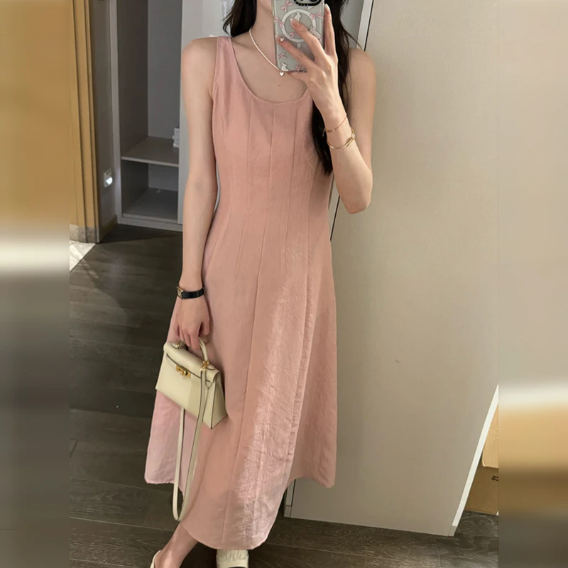 温柔风粉色无袖背带连衣裙子女夏季2025新款法式气质收腰长裙2712