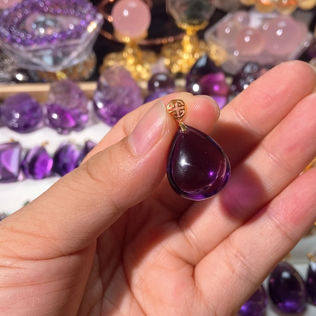 颈饰18K金镶嵌水晶