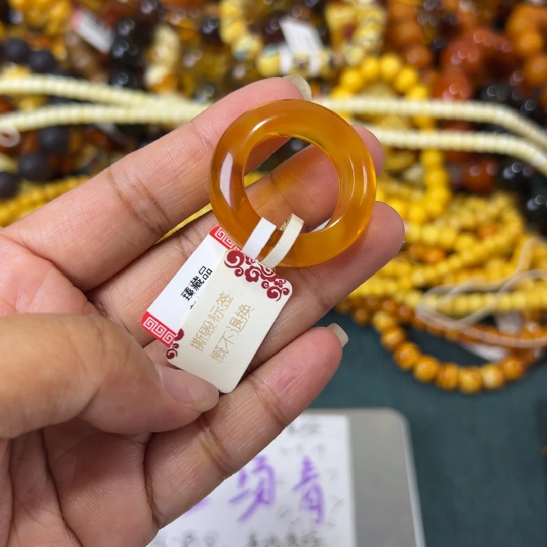 未镶嵌琥珀珠宝奇石689