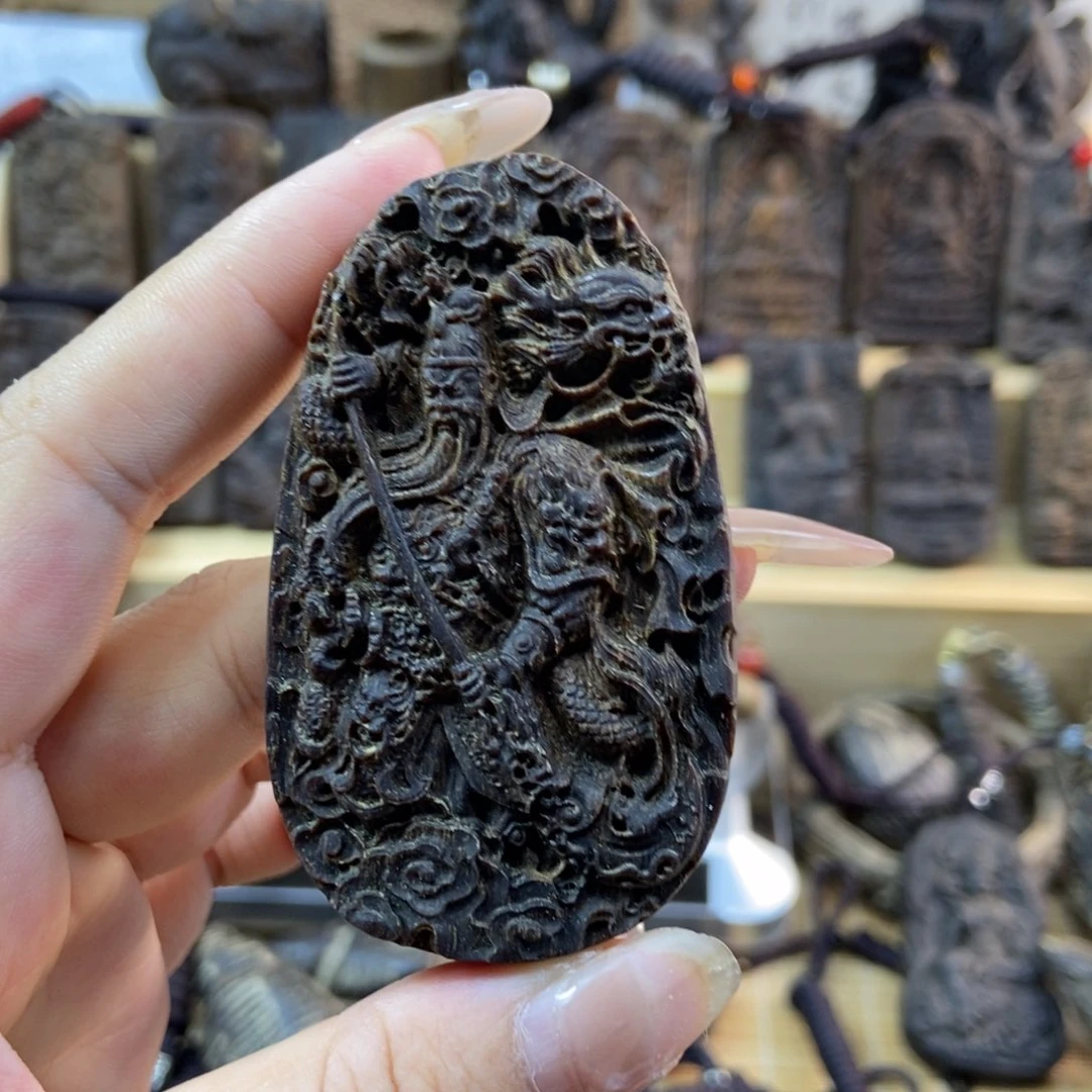 木包****光越南芽庄黄奇楠吊坠