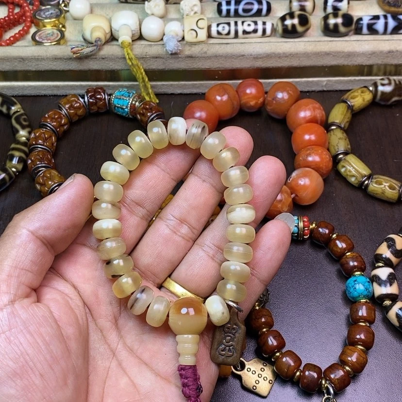 【闪购商品】玻璃颈饰我们要好好学习