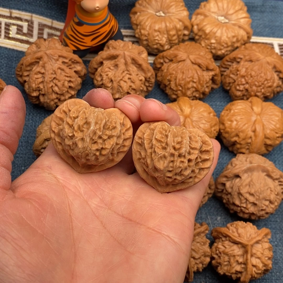 文玩核桃把件?****℃37全品宫灯