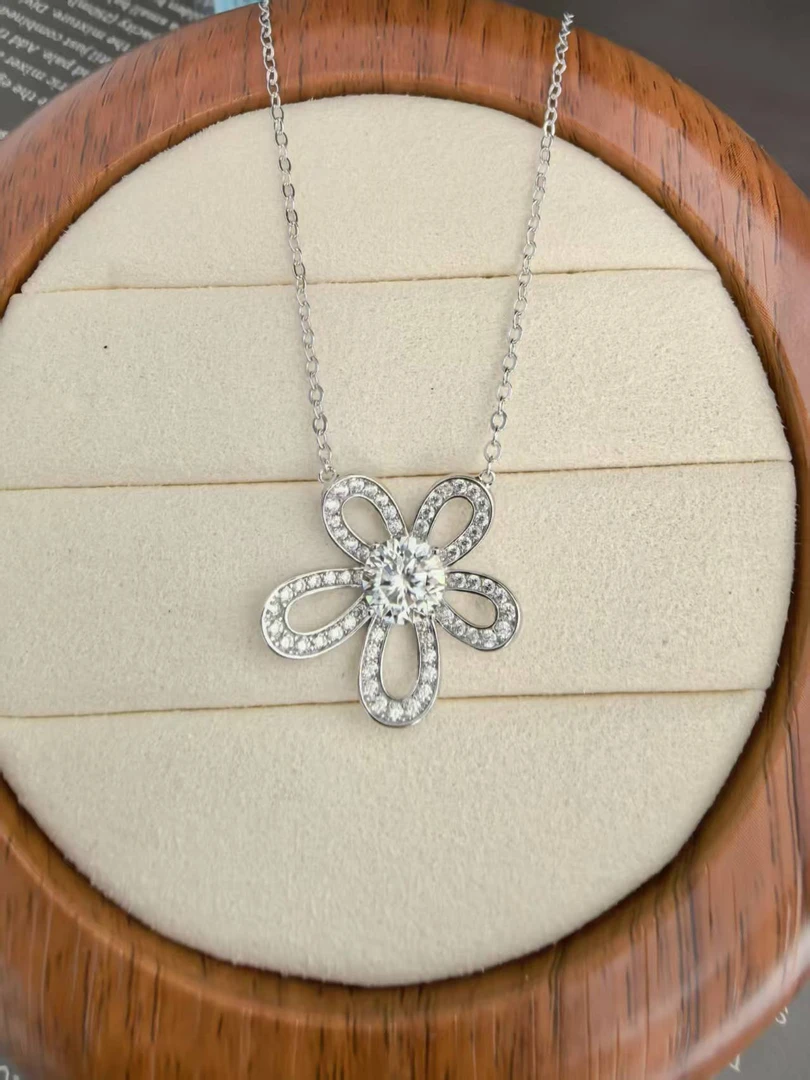 坠链均925银莫桑石 s925银项链气质时尚百搭精致轻奢