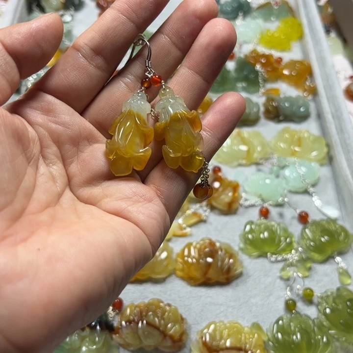 蛇纹石玉合金耳饰