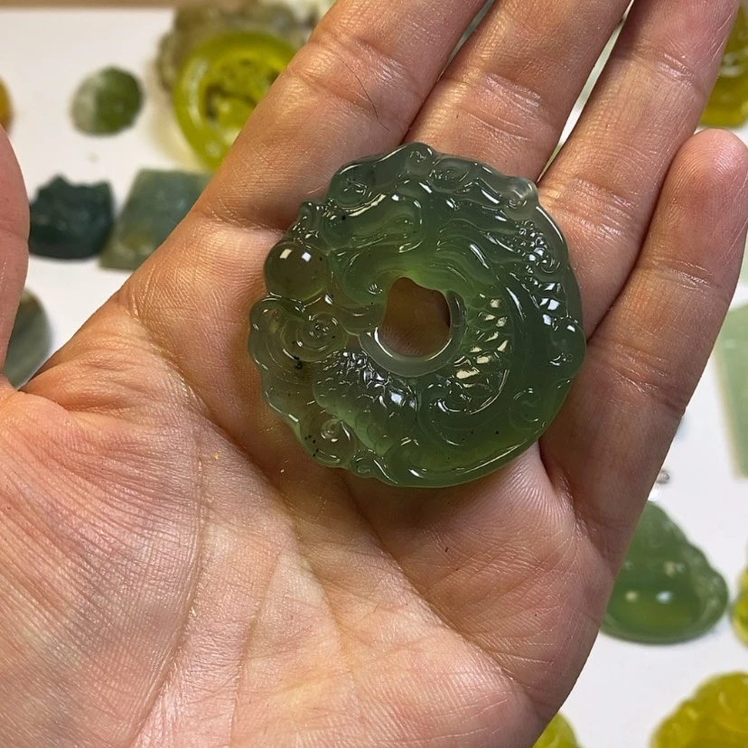 【闪购商品】蛇纹石玉颈饰未镶嵌卡****情