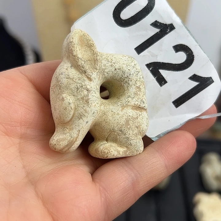 蛇纹石玉未镶嵌颈饰克***金