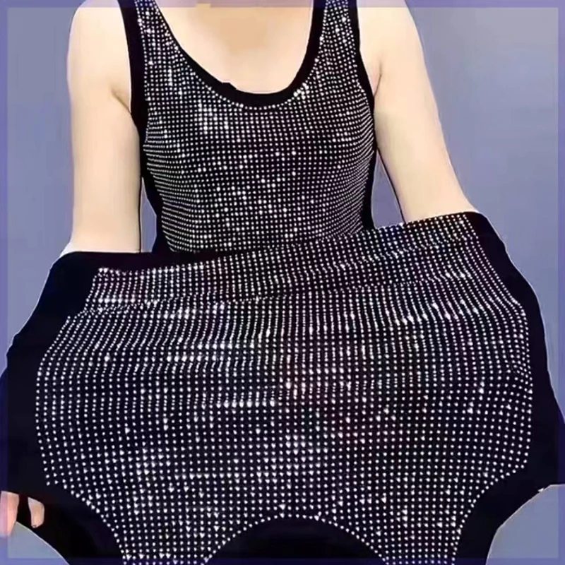 高档打底衫女修身显瘦时尚圆领烫钻无袖背心大码遮肚子减龄上衣潮