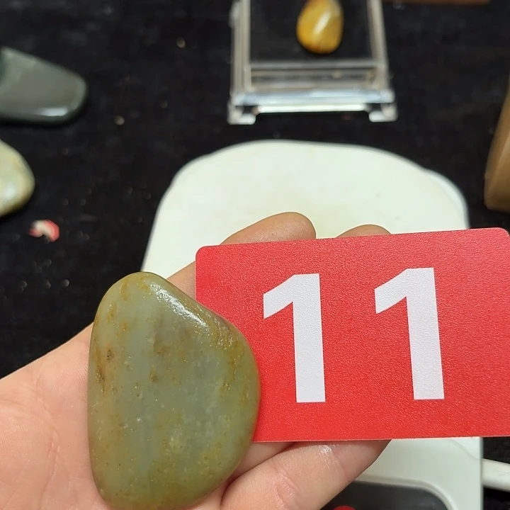 和田玉（糖玉）未镶嵌挂件