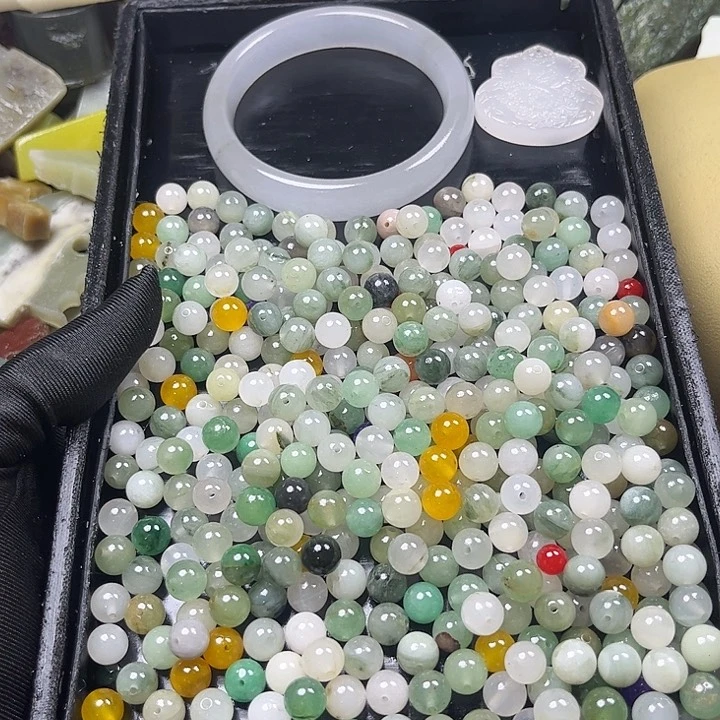 和田玉未镶嵌颈饰江****炳