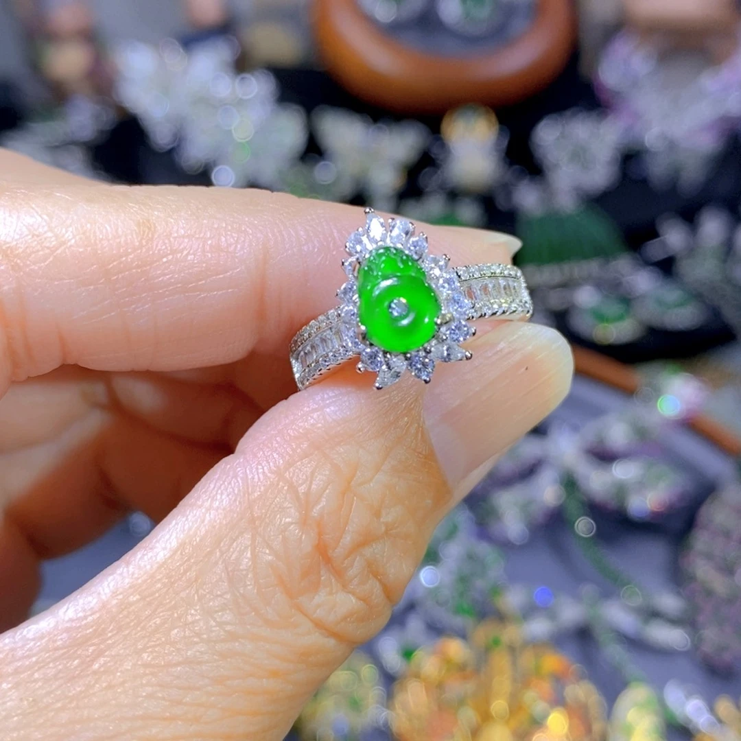 翡翠颈饰银S925镶嵌天然翡翠