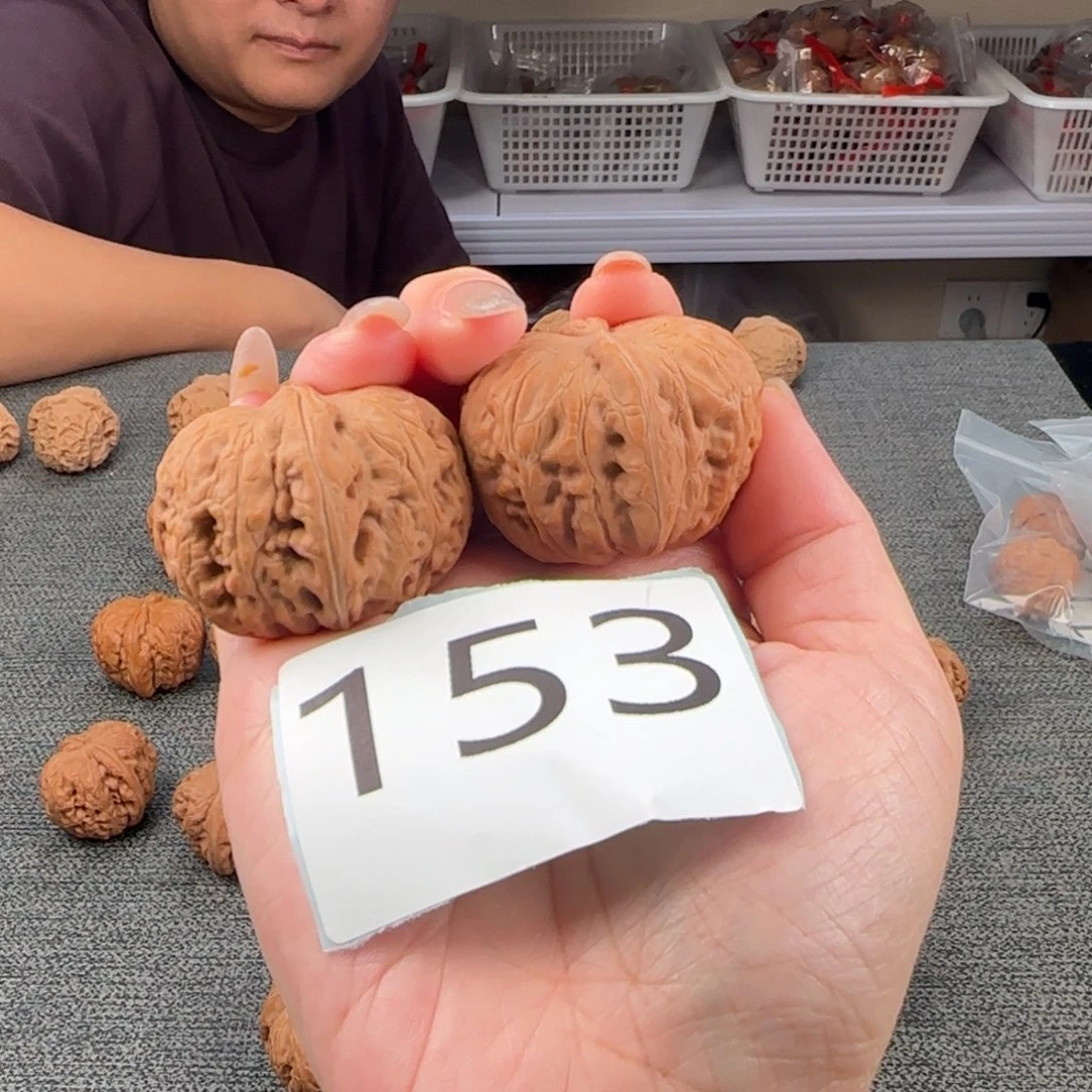 我***谁文玩核桃把件153核桃