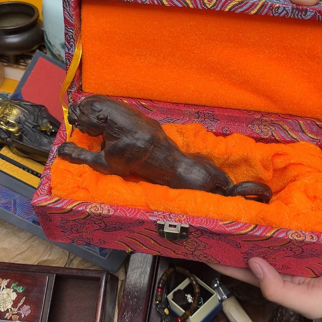 大叶紫檀（黑酸枝木类）