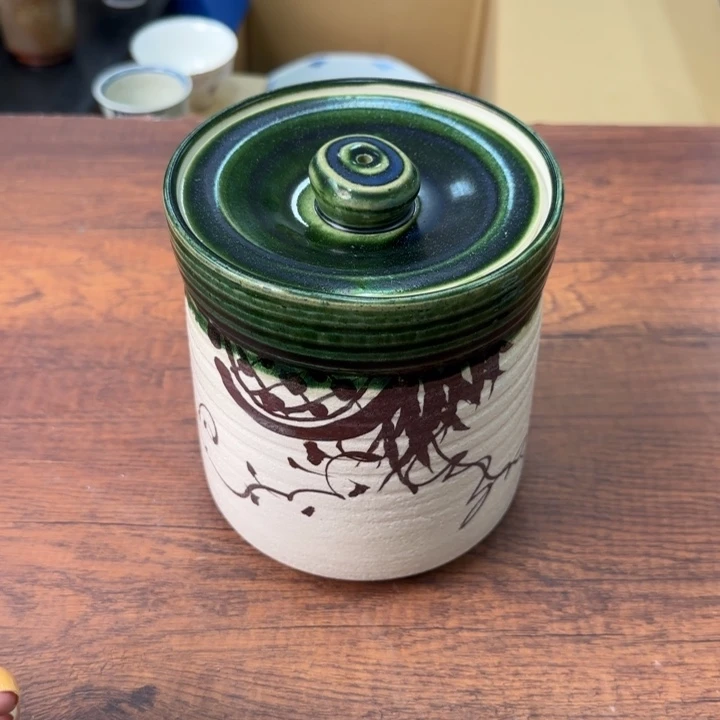 一个陶瓷物件哈哈哈哈