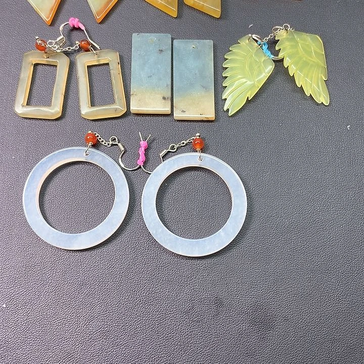 蛇纹石玉耳环未镶嵌大*潇