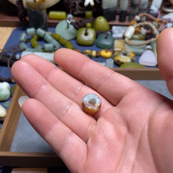 梅***郝蛇纹石玉未镶嵌颈饰