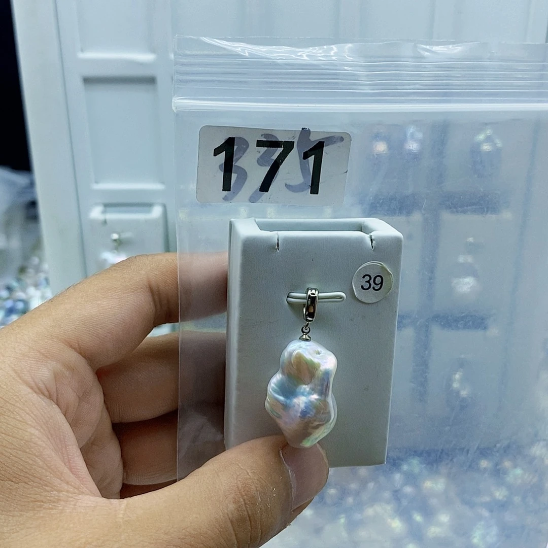 淡水珍珠合金颈饰