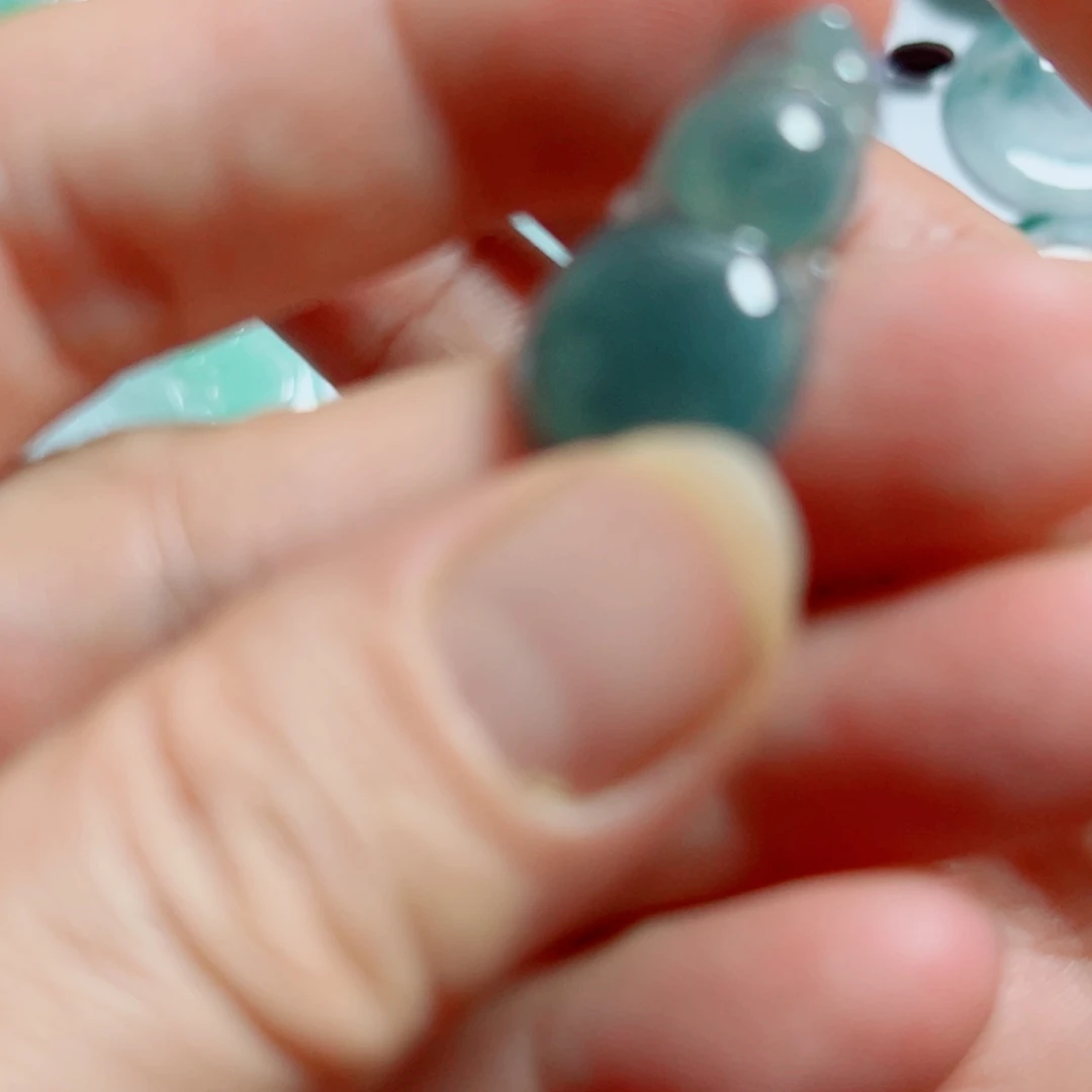 翡翠未镶嵌颈饰吊坠