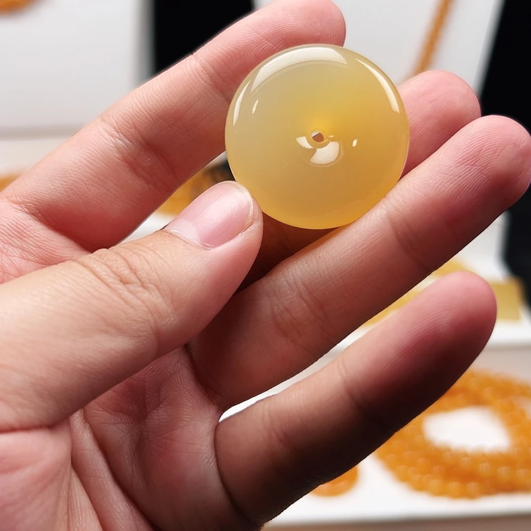 石英质玉（缅黄）未镶嵌吊坠(赠链)