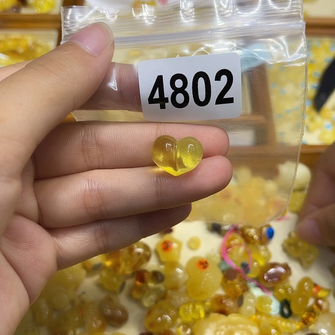琥珀未镶嵌珠宝奇石