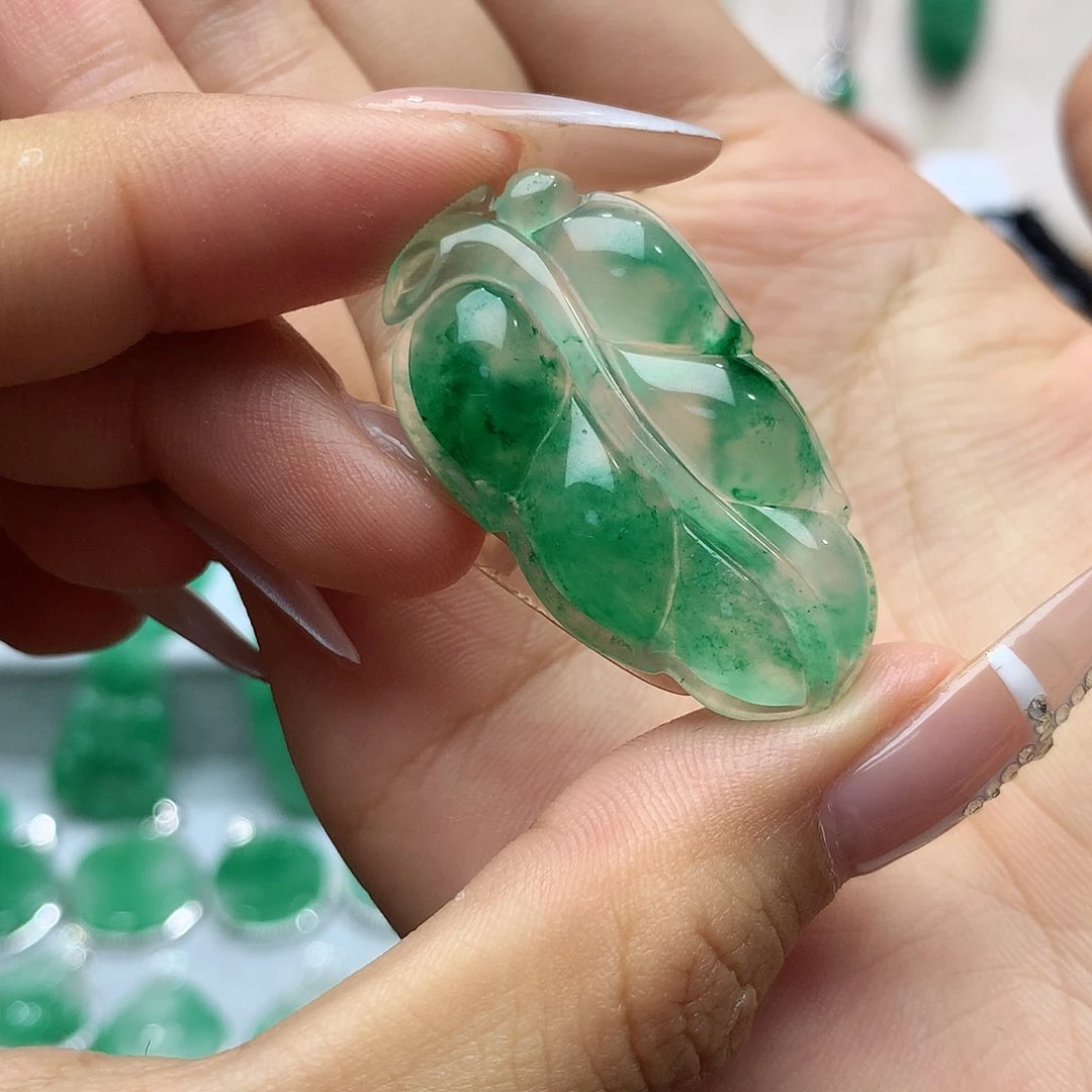 石英质玉（非洲翠）未镶嵌颈饰“****娱