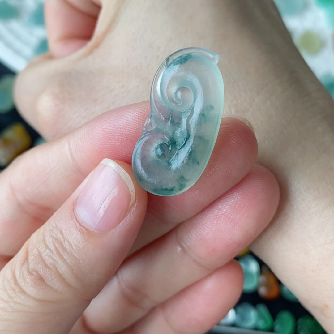 定制翡翠未镶嵌如意