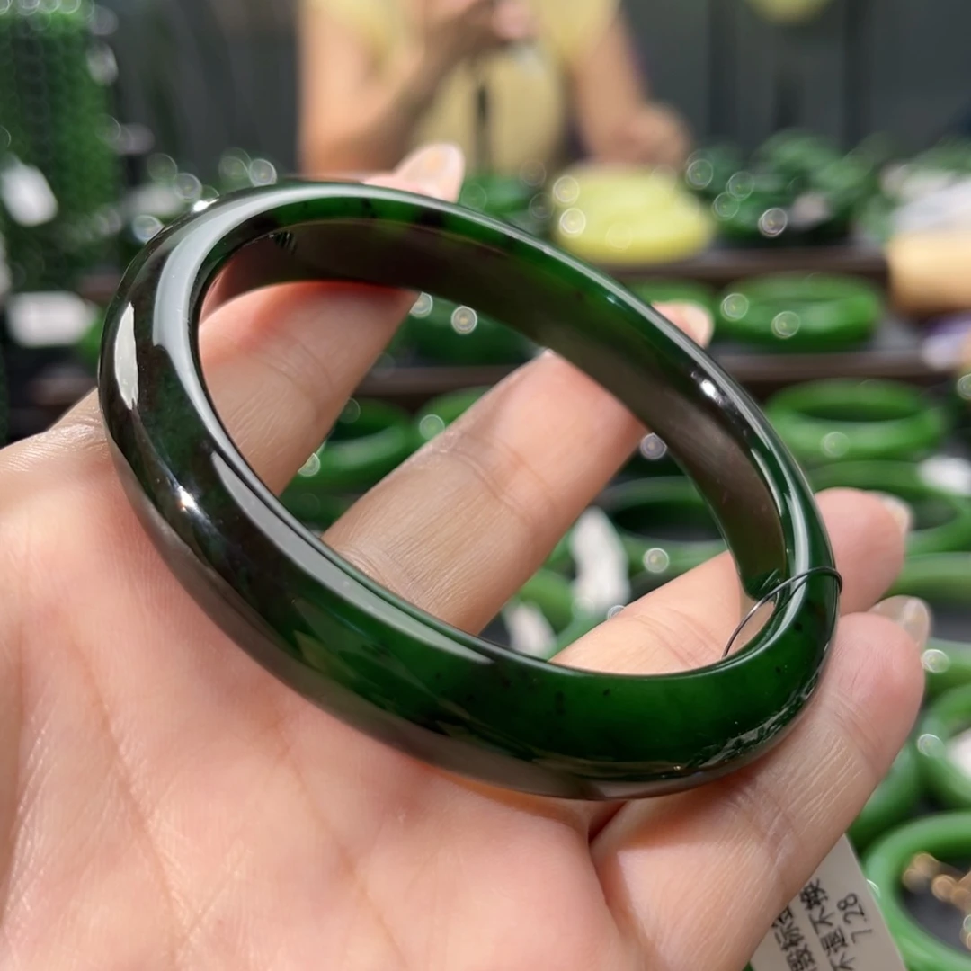 未镶嵌手镯和田玉（碧玉）