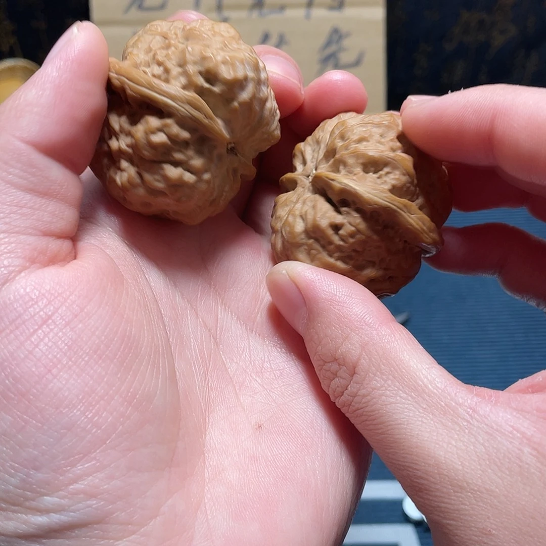 俗***哥文玩核桃把件蛤蟆