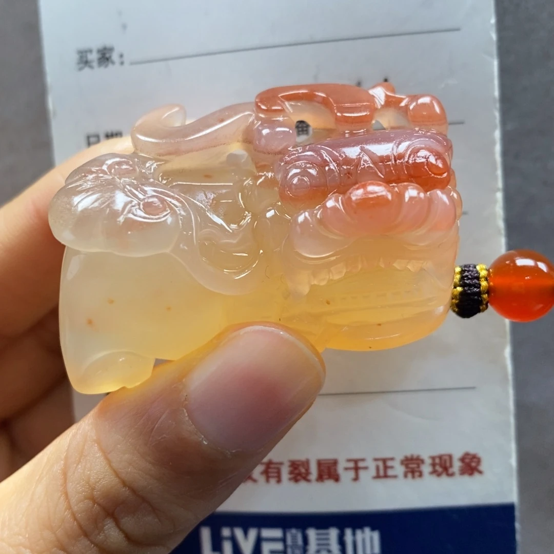 石英质玉（黄龙玉）未镶嵌颈饰