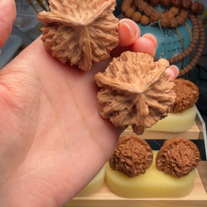 把件桃核秦王三棱正奔 全品47