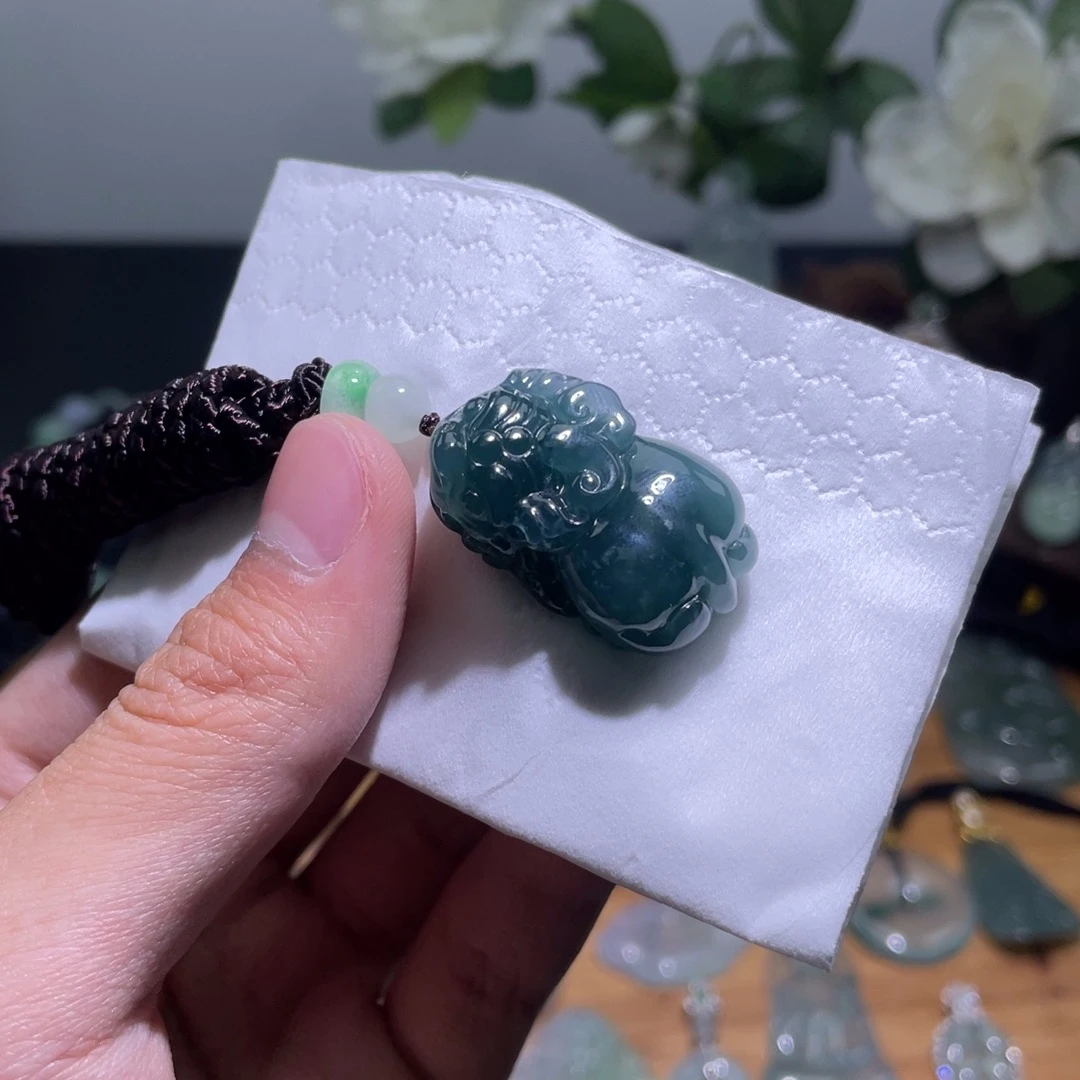 定制翡翠未镶嵌吊坠危