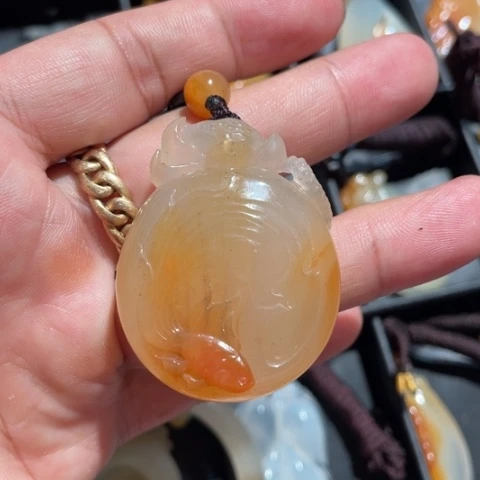 【闪购商品】未镶嵌石英质玉（黄龙玉）套链