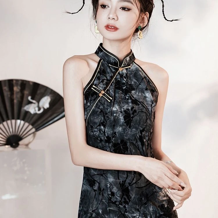 小个子改良旗袍女夏季年轻款少女国风短款无袖挂脖性感修身连衣裙