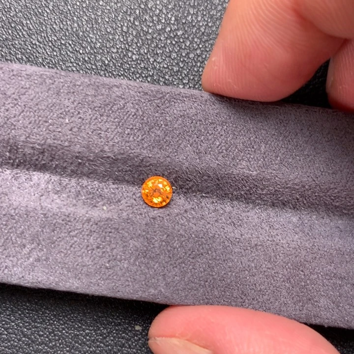 石榴石（芬达石）裸石未镶嵌60分