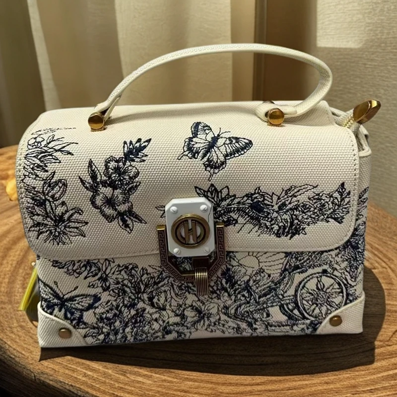 (黄71-200)单肩单根横款方形字母刺绣手提包百搭中号白色新中式