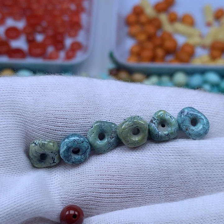 南红玛瑙未镶嵌珠宝奇石