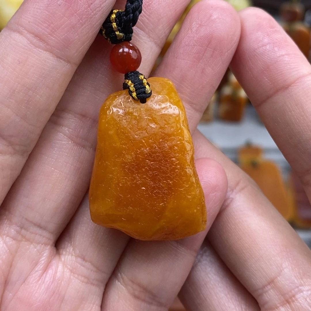 蜜蜡未镶嵌珠宝奇石