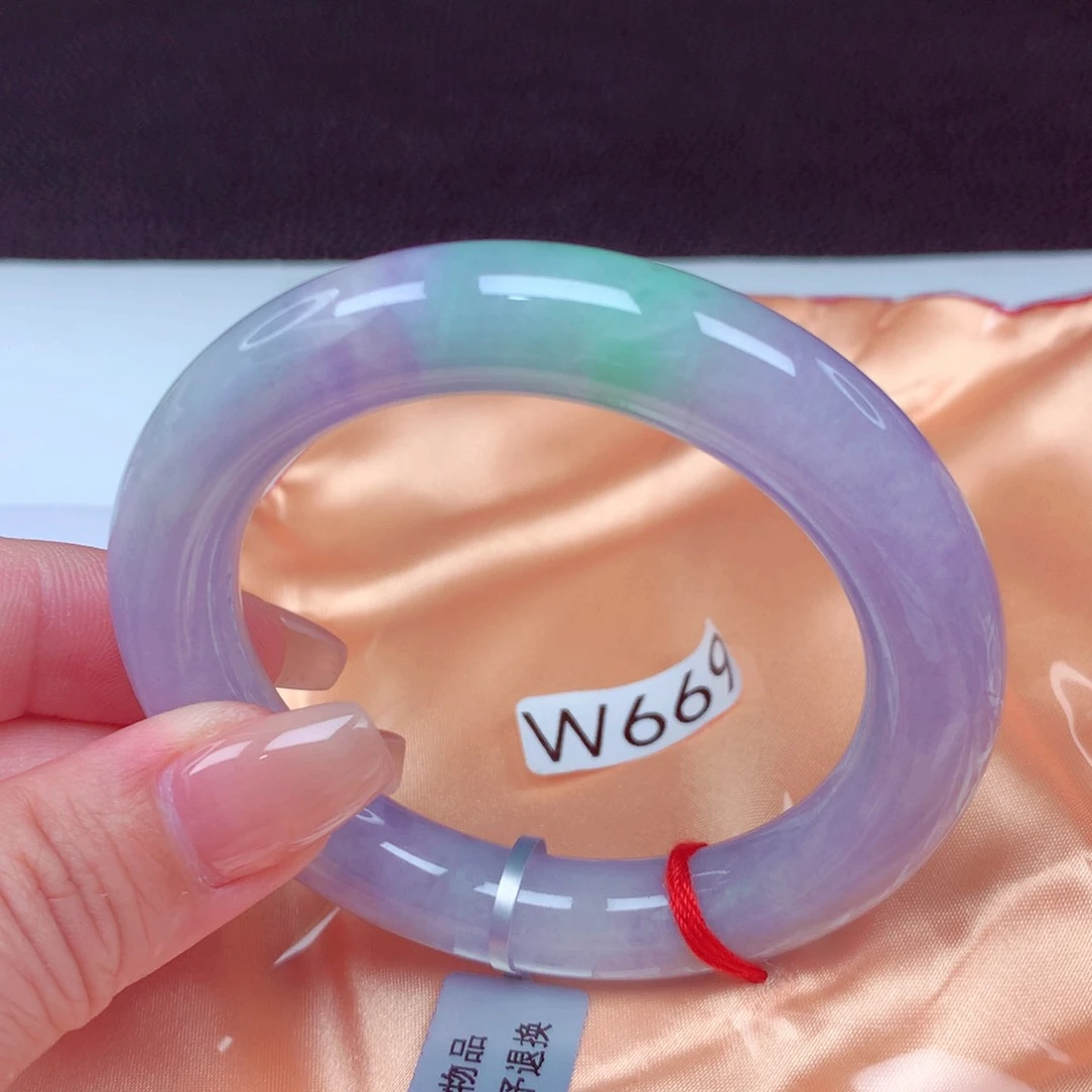 翡翠手镯未镶嵌手镯