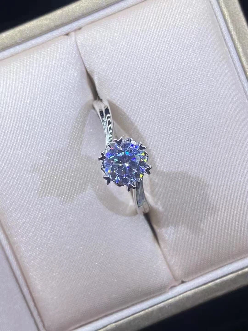 中非轻奢 光板扭臂女戒  1 ct  高端轻奢定制