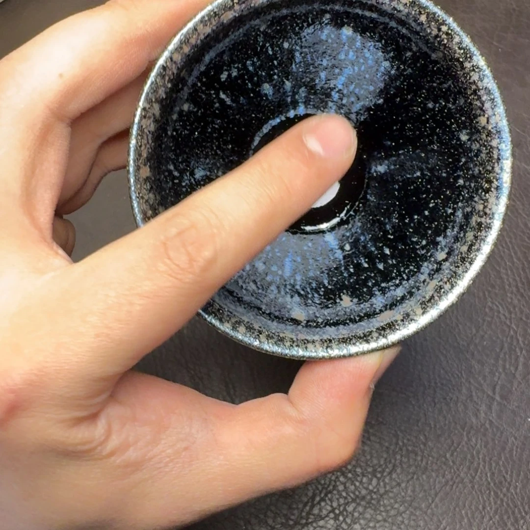 茶盏我在开会啊亲爱