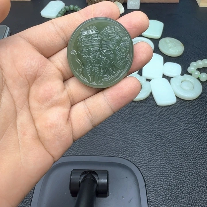 颈饰未镶嵌和田玉?***光